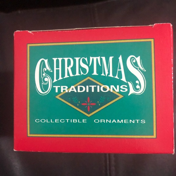 Lustre Fame Vintage Christmas Traditions Collectible Ornament - Picture 3 of 5
